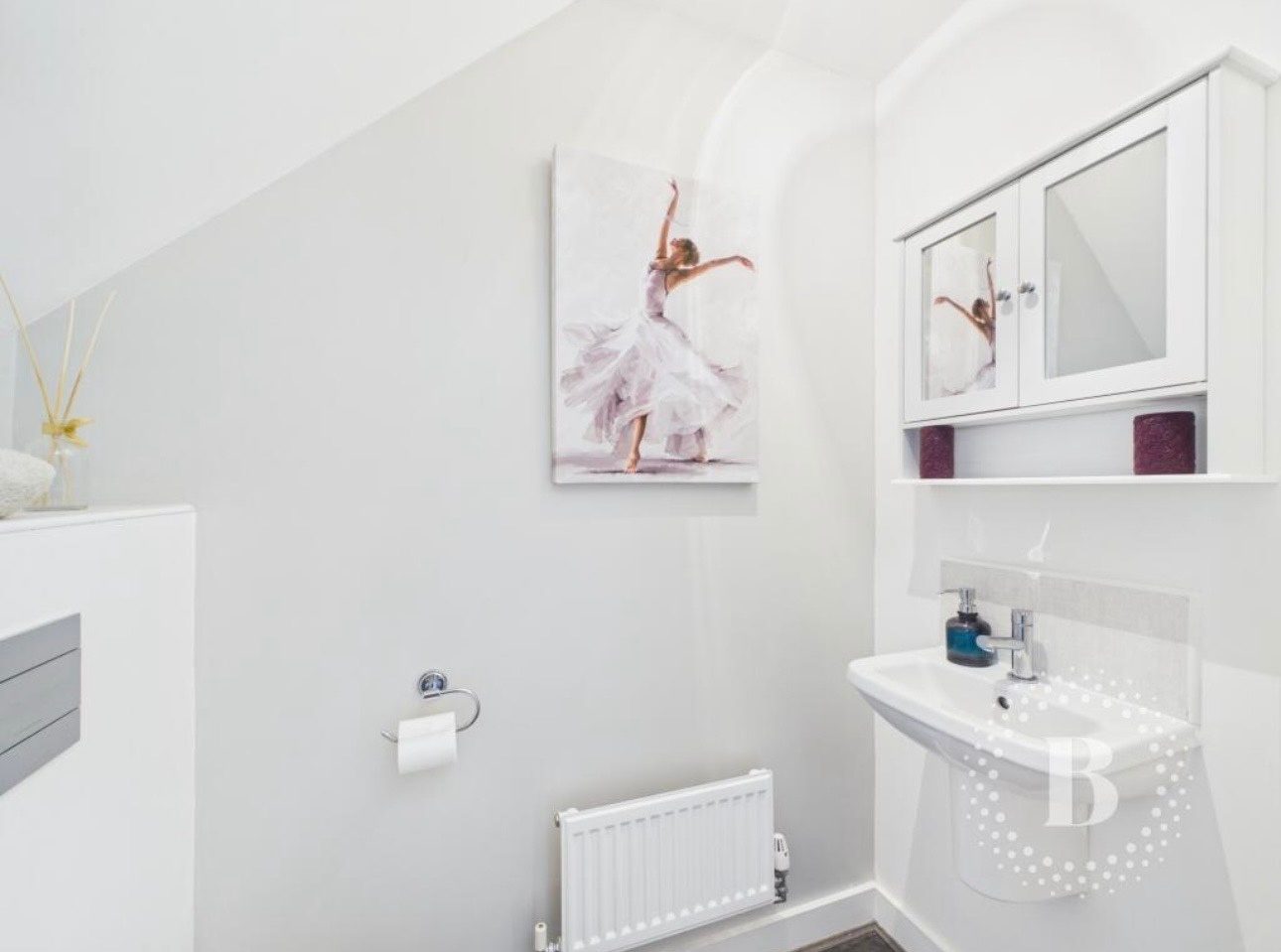 Stylish 2 Bed House photo 11