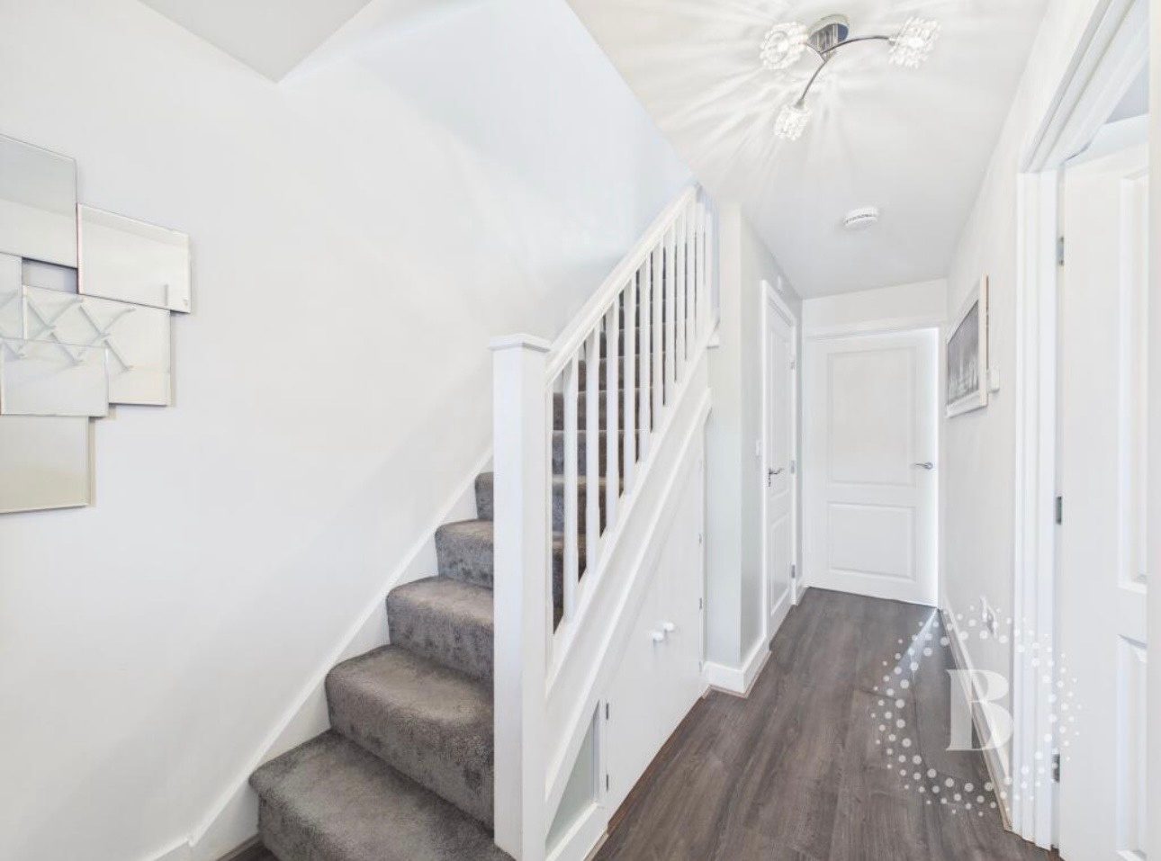 Stylish 2 Bed House photo 13
